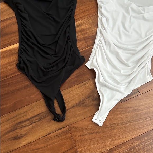 ABERCROMBIE AND FITCH AVA BLACK AND WHITE SEAMLESS BODYSUITS BOTH SIZE XS - Picture 7 of 14